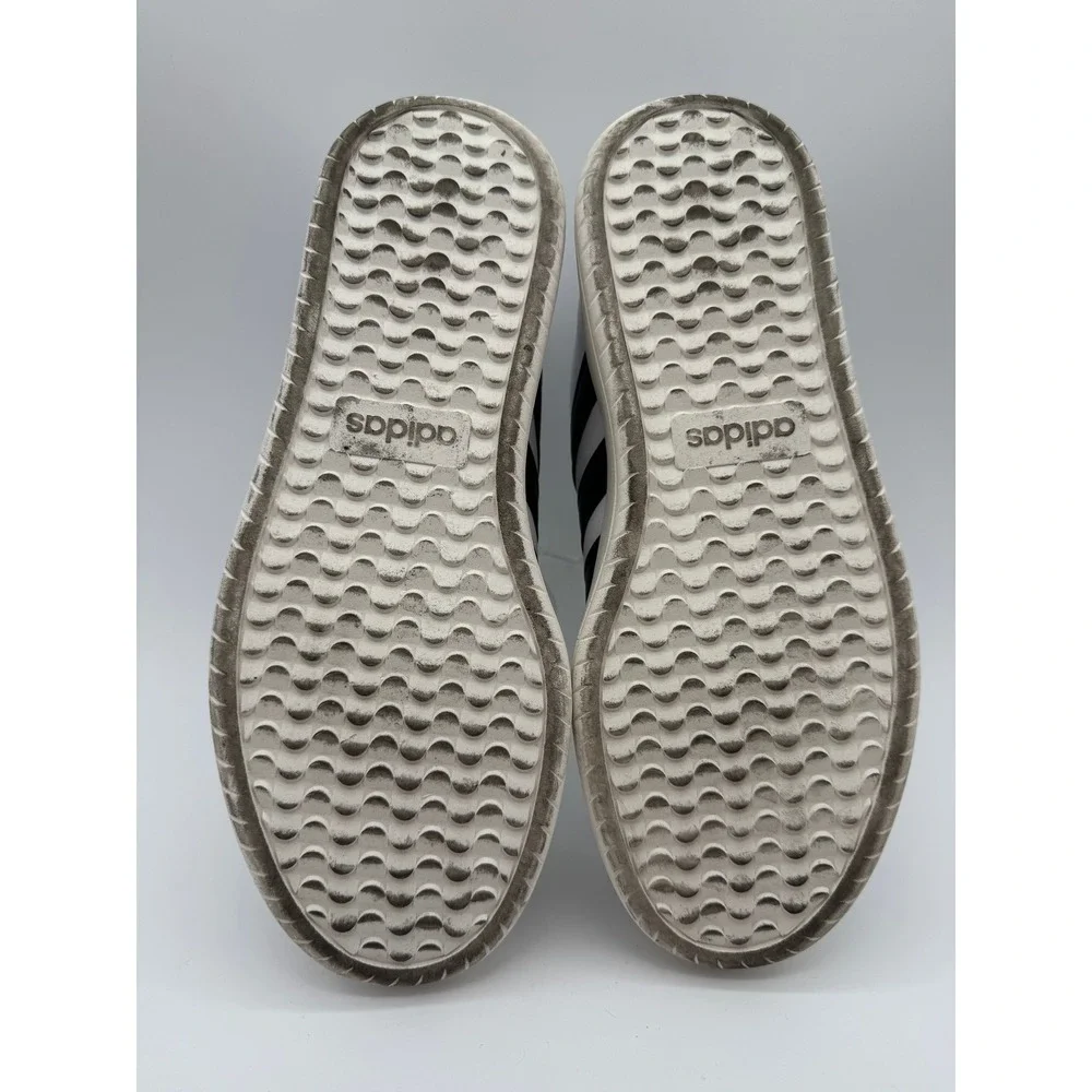 Adidas‎ Barreda Women's Sneakers Size 9 White Black Casual Shoes NWB Box